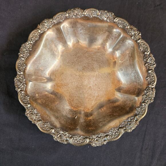 Vintage Oneida Silver Plated Floral Trim Serving Bowl Scalloped - Picture 1 of 5